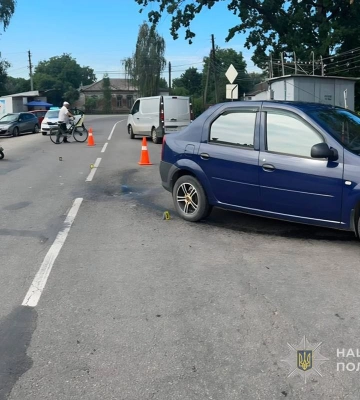 В Охтирці водій Renault Megane зіткнувся з мопедом: двоє травмованих