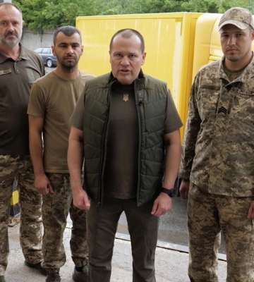 &quot;Украинская команда&quot; передала 28 бригаде в Донецкую область мощный грузовик с гидробортом, - Палатный