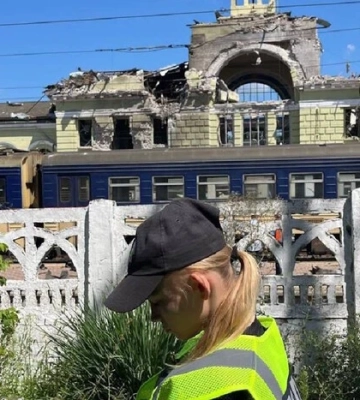 Наслідки масованого удару окупантів по місту Лозова на Харківщині 