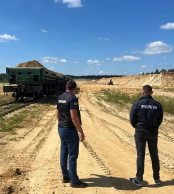 На Волині начальника кар’єру та спільників підозрюють у крадіжці понад 60 тисяч тонн піску в «Укрзалізниці»