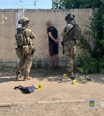 В Черкассах полиция задержала мужчину, который угрожал гранатой военнослужащим ТЦК