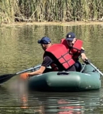 На Кіровоградщині рятувальники вилучили з водойми тіло чоловіка