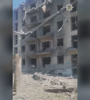 По Куп’янську вдарили КАБами: під завалами будинку можуть бути люди (відео)