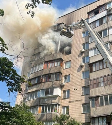 В Киеве мужчина взорвал квартиру, чтобы не впустить полицию