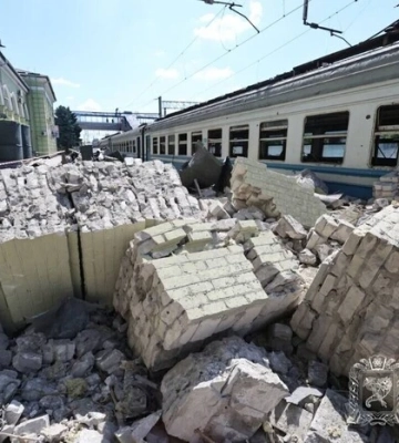 Залізничники відновили рух через Лозову, яку окупанти масовано обстріляли