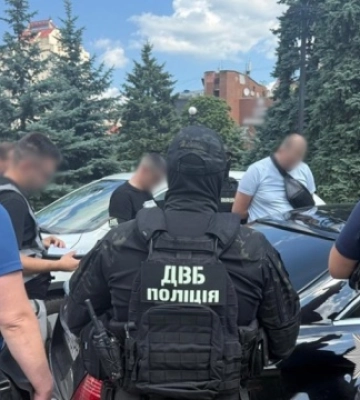 У Києві викрили чоловіка, який за гроші допомагав оформлювати фальшиву інвалідність