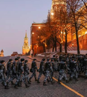 Російські акції сиплються: чому індекс Мосбіржі втратив понад 25% за півроку