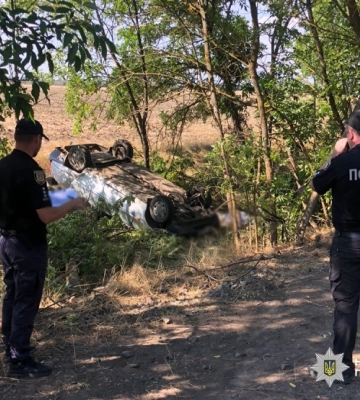 На Одещині автомобіль «злетів» у кювет — водій загинув