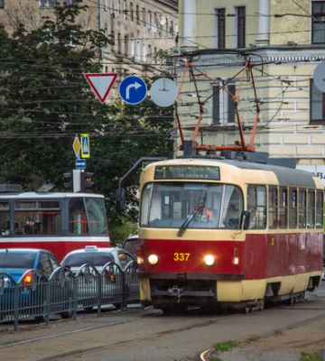 В районе Харьковского вокзала до сентября ограничат движение транспорта, трамваи меняют маршрут