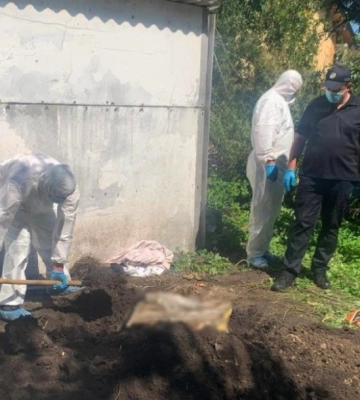 У Жовкві чоловік вбив за чаркою приятеля і закопав його у сусідському саду