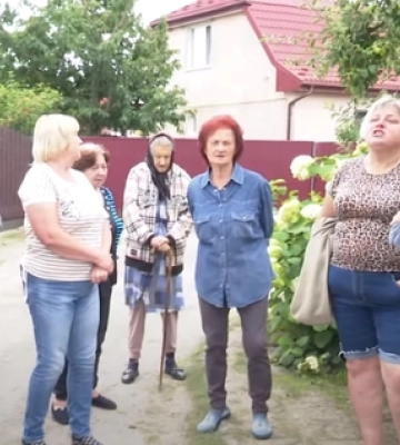 На Волині жінка «узурпувала» провулок – люди здійняли ґвалт: що там коїться (відео)