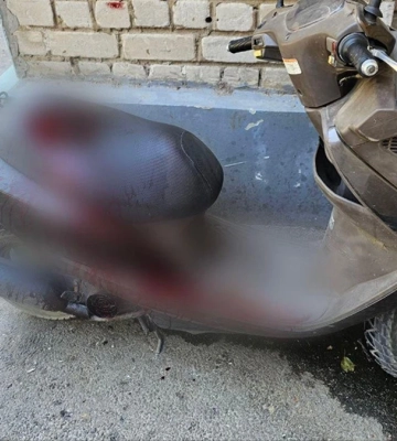 Росіяни вдарили дроном по Дніпровському району Херсона, є поранений