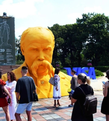 У центрі Києва з&#039;явився 5-метровий Тарас Шевченко