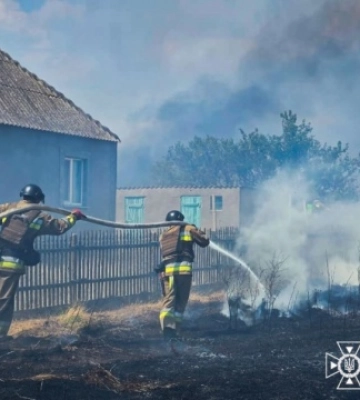 Росіяни атакували Куцурубську громаду на Миколаївщині, виникли пожежі