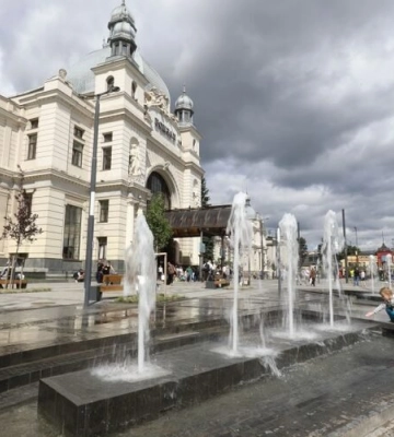 У Львові на день зупинять фонтан біля залізничного вокзалу