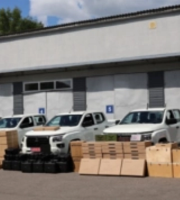 Луцька громада передала військовим автомобілі, дрони, Starlink та зарядні станції