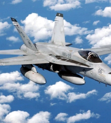 Біля кордону з Румунією виявили повітряну ціль, два F-18 піднялися для моніторингу