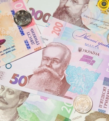 Ощадбанк продает отель Ramada Encore и бизнес-центр «Европа» в Киеве