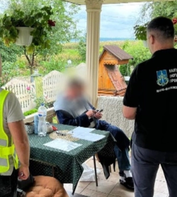 На Прикарпатті директора ліцею та депутата селищної ради підозрюють у збитках на понад 357 тисяч гривень