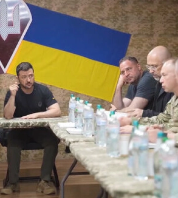 Зеленський провів нараду з військовим керівництвом: узгодили план оборони на пів року вперед