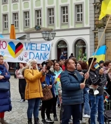 Одна з країн планує скоротити виплати українським біженцям