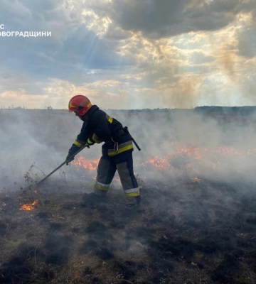 Рятувальники Кіровоградщини приборкали 14 пожеж протягом доби