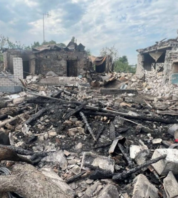 Багатоповерхівки без вікон та світла: Дніпро оговтується після масованої атаки