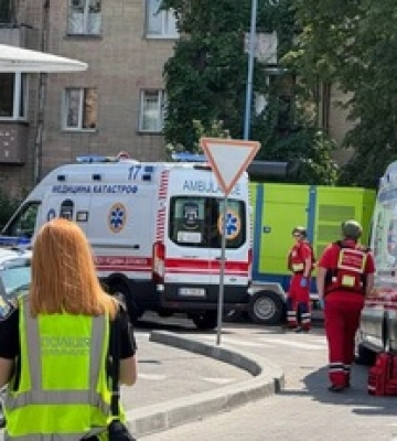 В Черкассах мужчина открыл стрельбу в Макдональдсе – полиция