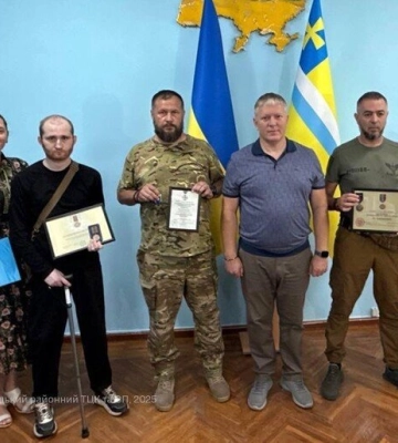 У Кременчуці передали державні нагороди трьом ветеранам