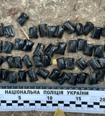 Хотів підзаробити: у Рівному спіймали неповнолітнього закладчика