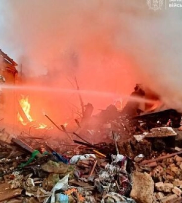 Удар РФ по Оріхову: Рятувальну операцію завершено - чоловік загинув. ФОТО