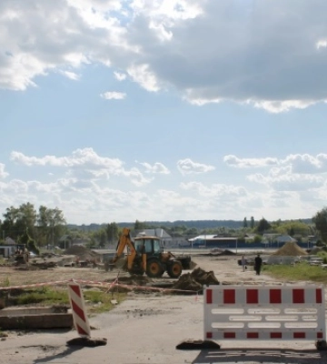 У Тростянці почали відновлювати центральну площу