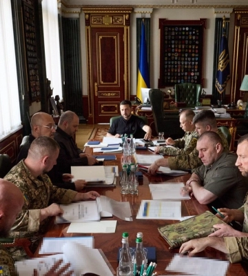 Зеленский провел совещание по дипстрайкам Зеленский провел совещание по дипстрайкам