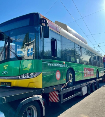 Рівне оновлює транспорт: з Польщі прибули чотири сучасні тролейбуси (ВІДЕО)