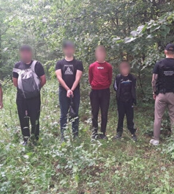 Намагалися провести чоловіків до Румунії за 5 000 євро: на Буковині затримано неповнолітніх "провідників", - ДПСУ. ВІДЕО+ФОТО