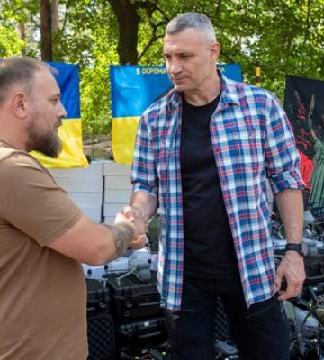 Передал от громады Киева бойцам 5 ОШБр крупную партию дронов, – Кличко Передал от громады Киева бойцам 5 ОШБр крупную партию дронов, – Кличко