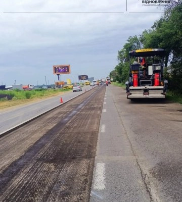 Ліквідація аварійних ділянок: на трасі М-06 Київ — Чоп ремонтують дорогу між Мукачевом та Ужгородом
