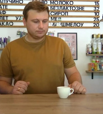 "Киця-Кориця, бо так мене називає мій чоловік": історія створення кав`ярні художниці та ветерана у Рівному (ВІДЕО)