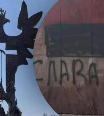 &quot;Слава УПА&quot; під червоно-чорним прапором: у Польщі розписали пам&#039;ятник Волинській трагедії