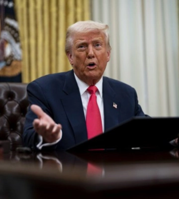 Трамп: &quot;Путін не повинен до мене зустрічатися із Зеленським&quot;