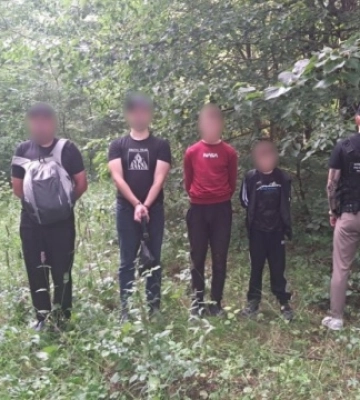 На Буковині викрили неповнолітніх, які допомагали чоловікам незаконно переправитись за кордон