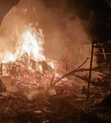 Загарбники атакували Київщину дронами - виникли пожежі, постраждали троє жінок