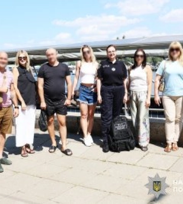 Арт-терапія на хвилях Південного Бугу: у Миколаєві поліцейські психологи провели відновлювальний сеанс для поранених&amp;hellip;