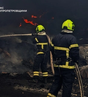 Троє людей загинули внаслідок пожежі у виробничій будівлі в Кривому Розі