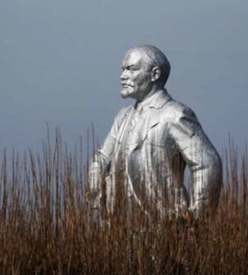 Останній пам’ятник Леніну демонтували в Україні. ФОТО