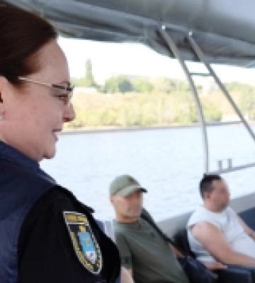 Арттерапія на хвилях Південного Бугу: у Миколаєві провели відновлювальний сеанс для поранених поліціянтівів