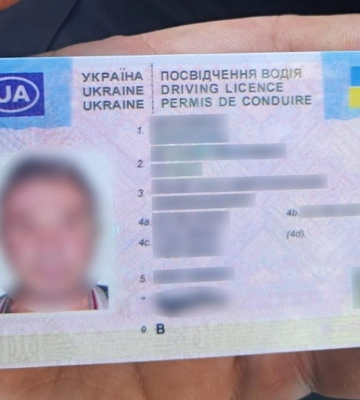 Сумські патрульні зупинили у водія водійське посвідчення з ознаками підробки