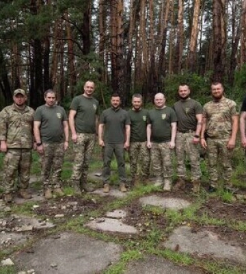 Зеленський відвідав Вовчанський напрямок: Військові фіксують тут найманців РФ з Китаю, країн Африки та Азії. ВІДЕО+ФОТОрепортаж