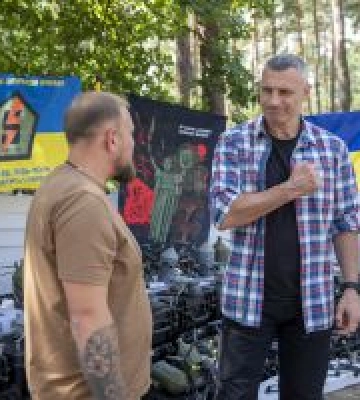 Київська громада передаа на фронт ще 900 безпілотників для ЗСУ