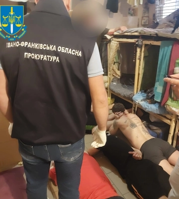 Постачали наркотики до виправної колонії - на Прикарпатті викрито злочинну групу